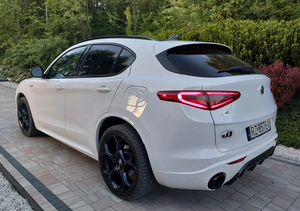 Alfa Romeo Stelvio cena 189000 przebieg: 11000, rok produkcji 2023 z Rzeszów małe 667